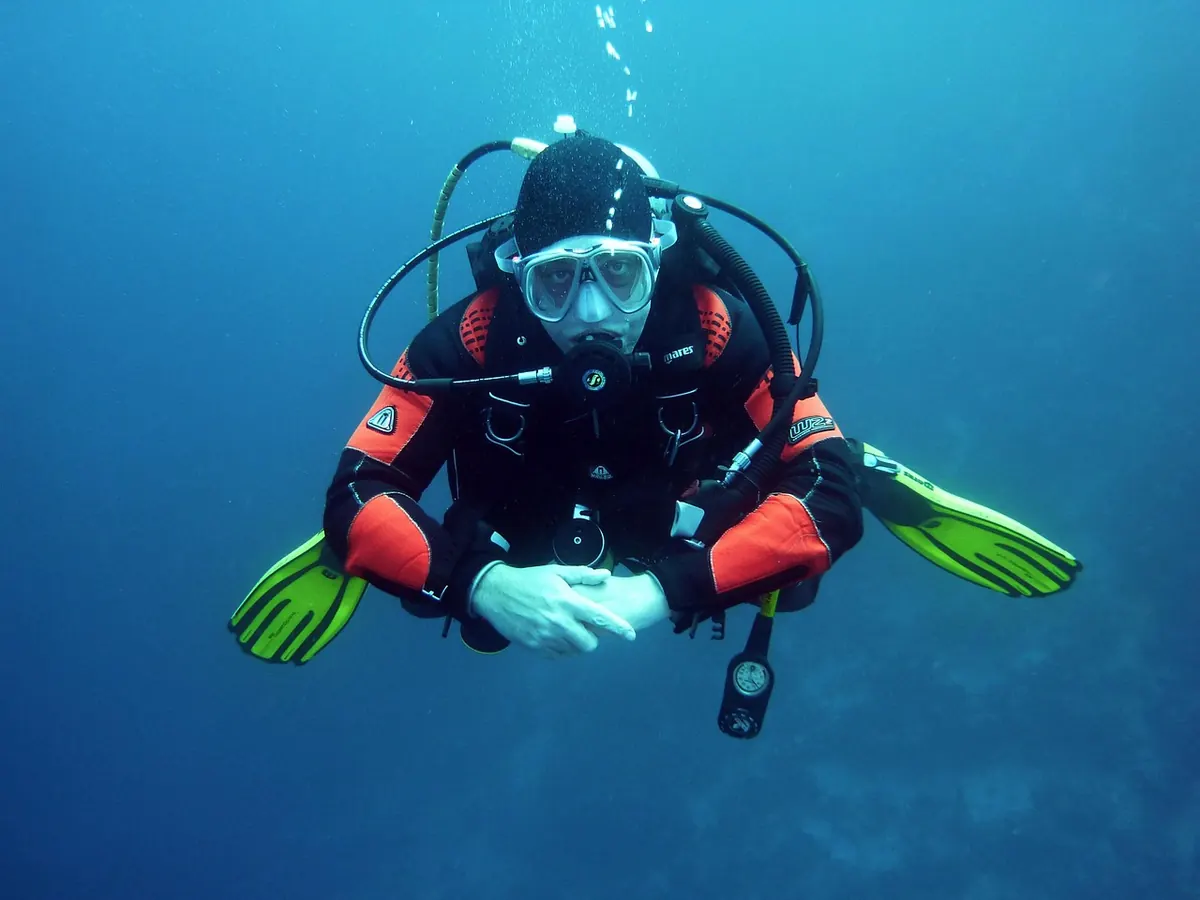 10 Essential Skills for Your First Liveaboard Dive Trip